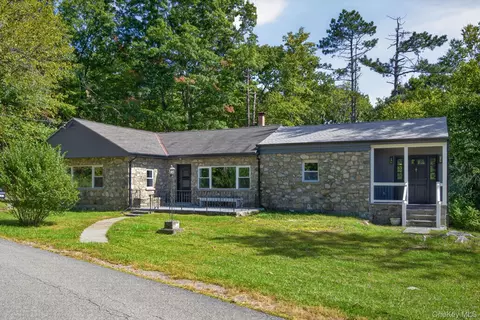 517 E Mountain Rd N, Philipstown, NY 10516