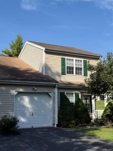 11 Rambling Brk, Poughkeepsie, NY 12601