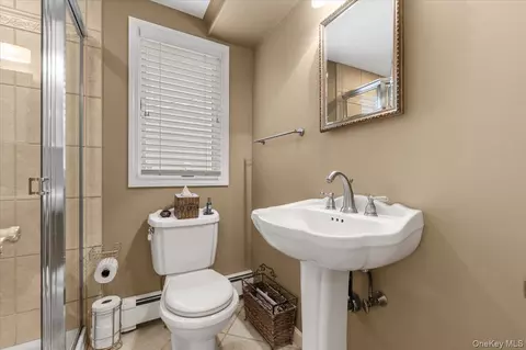 Bath - 3 Jerold St, Plainview, NY 11803 photo 1 of 2