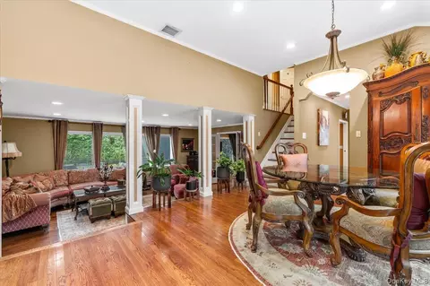 Dining - 3 Jerold St, Plainview, NY 11803 photo 2 of 2