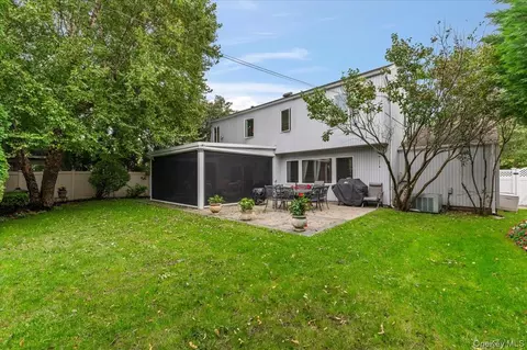 Exterior - 3 Jerold St, Plainview, NY 11803 photo 5 of 6