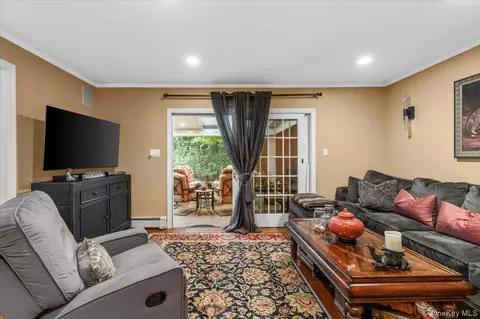 Living - 3 Jerold St, Plainview, NY 11803 photo 2 of 2