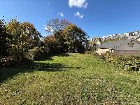 13 Primrose St, White Plains, NY 10606