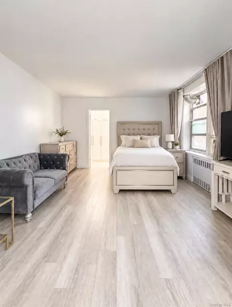 14444 41 Ave #F, Flushing, NY 11355