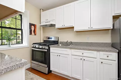 12 Field End Ln #2L, Eastchester, NY 10709