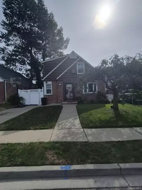 204 Wellington Rd, Elmont, NY 11003