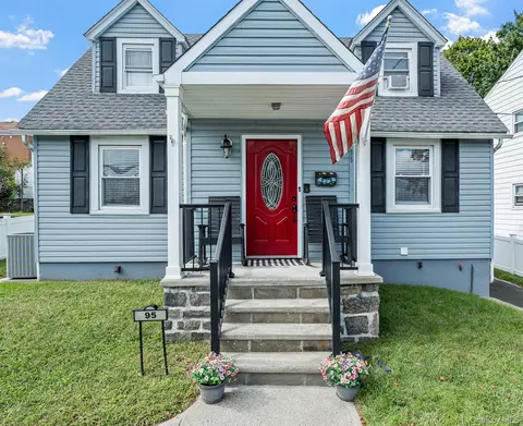 Exterior - 95 Aka 93 Sumner Ave, Yonkers, NY 10704 photo 3 of 5