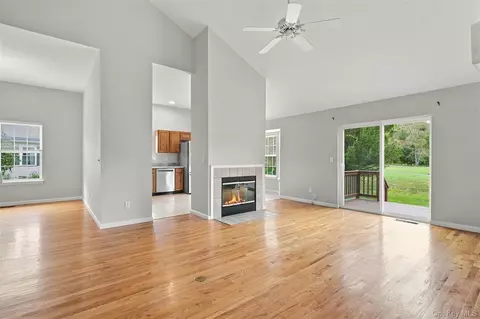 Living - 60 Tee Ln, Red Hook, NY 12571 photo 5 of 9