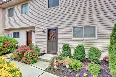650 Newbridge Rd # 53, East Meadow, NY 11554