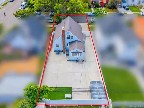 16363 20th Ave, New York, NY 11357