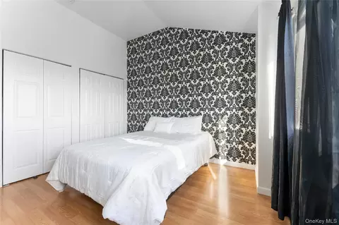 Bedroom - 5 High Meadow Trl #5, Peekskill, NY 10566 photo 2 of 2