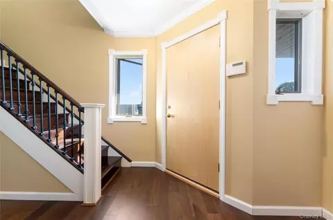 Entry Way - 5 High Meadow Trl #5, Peekskill, NY 10566 photo 1 of 3