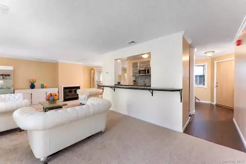 Living - 5 High Meadow Trl #5, Peekskill, NY 10566 photo 4 of 5