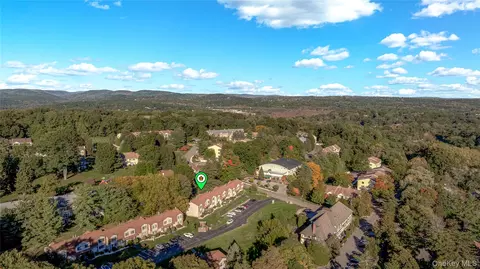View/Area - 5 High Meadow Trl #5, Peekskill, NY 10566 photo 2 of 3