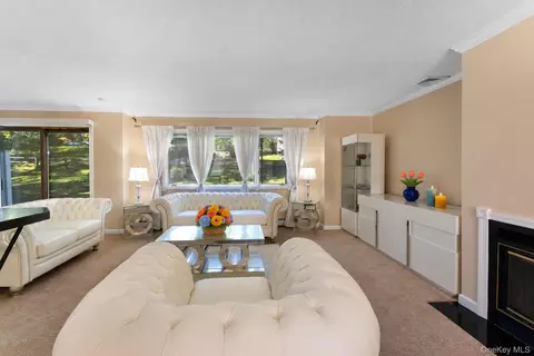 Living - 5 High Meadow Trl #5, Peekskill, NY 10566 photo 1 of 5