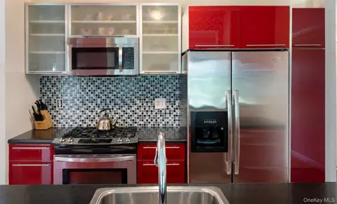 Kitchen - 5 High Meadow Trl #5, Peekskill, NY 10566 photo 3 of 3
