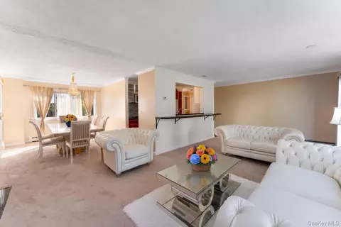 Living - 5 High Meadow Trl #5, Peekskill, NY 10566 photo 2 of 5