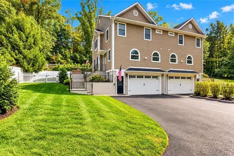 309 Granite Springs Rd, Yorktown, NY 10598