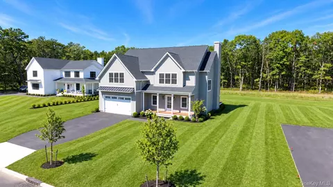 11 N C Colonels Path, Brookhaven, NY 11949
