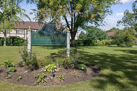 129 Fifteenth St #B1, Garden City, NY 11530
