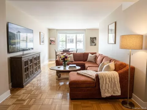 Living - Undisclosed, New York, NY 10463 photo 1 of 1