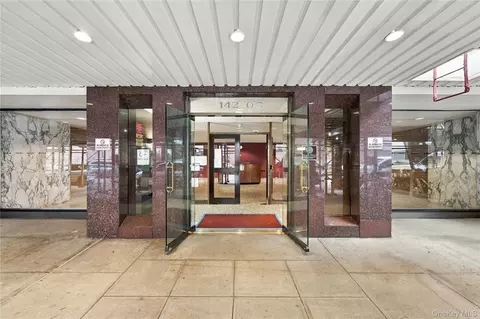 142-05 Roosevelt Ave #206, Flushing, NY 11354