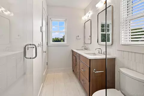 Bath - 72 Orchard Ave, Rye, NY 10580 photo 2 of 6