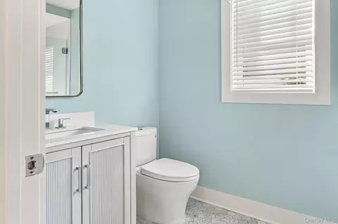Bath - 72 Orchard Ave, Rye, NY 10580 photo 5 of 6