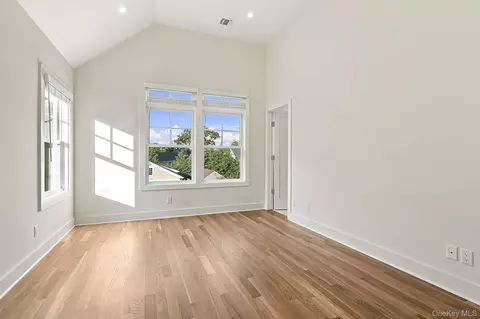 Bedroom - 72 Orchard Ave, Rye, NY 10580 photo 2 of 10