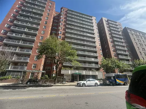 89-15 Parsons Blvd #8C, Jamaica, NY 11432