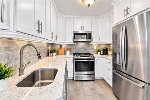 5635 Netherland Ave #2C, New York, NY 10471