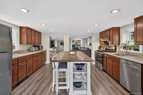 Kitchen - 311 Old Mill Rd, Wallkill, NY 12589 photo 4 of 7