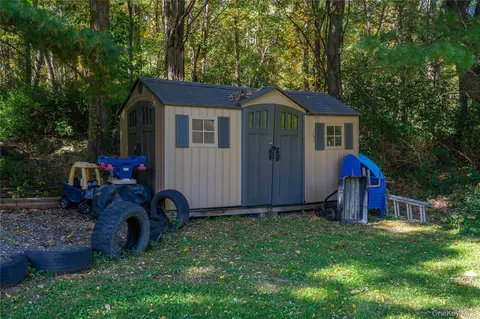 Exterior - 311 Old Mill Rd, Wallkill, NY 12589 photo 6 of 11