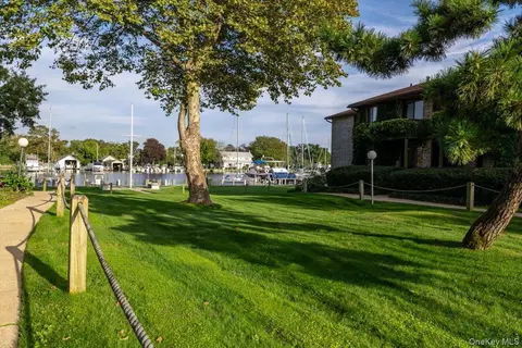 Exterior - 263 River Ave #19, Patchogue, NY 11772 photo 8 of 8