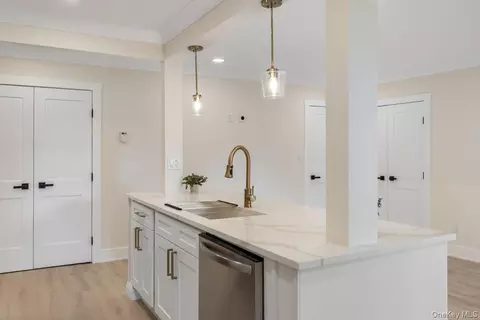 Entry Way - 263 River Ave #19, Patchogue, NY 11772 photo 1 of 1