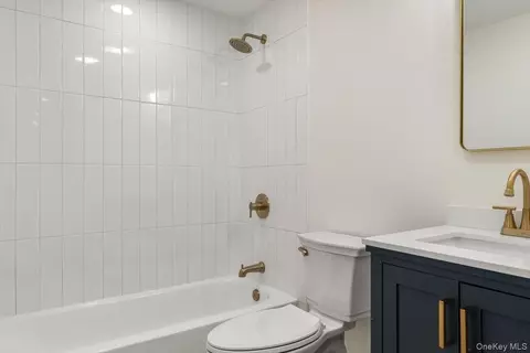 Bath - 263 River Ave #19, Patchogue, NY 11772 photo 1 of 1