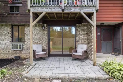 Exterior - 263 River Ave #19, Patchogue, NY 11772 photo 1 of 8