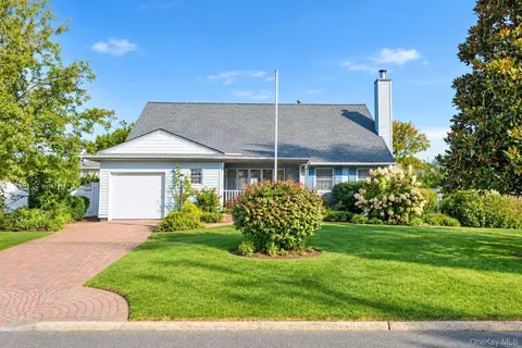 35 Jackson Ave, Centereach, NY 11720
