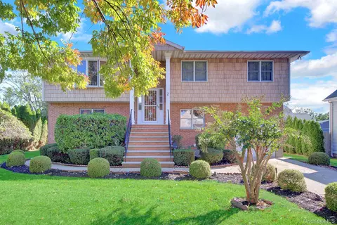 2 Old Broadway, North Hempstead, NY 11040