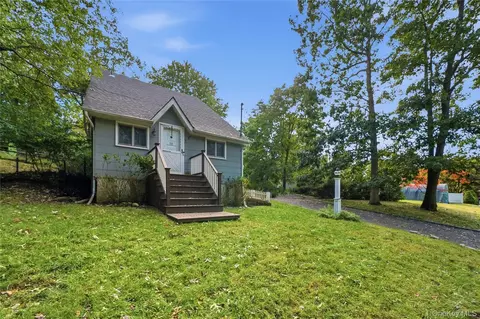50 Dryad Rd, Rocky Point, NY 11778