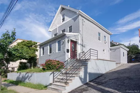 319 N Macquesten Pkwy, Mount Vernon, NY 10550