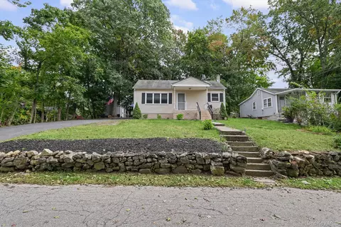 11 Norwood Rd, Patterson, NY 12563