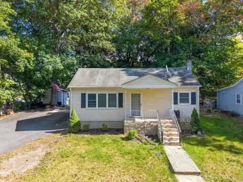 11 Norwood Rd, Patterson, NY 12563