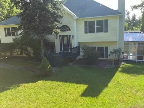 39 Moran Way, East Fishkill, NY 12533