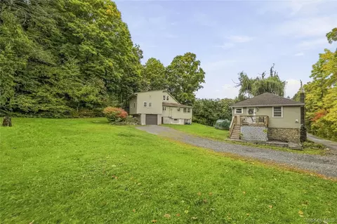 Exterior - 2 Iris Rd, Cornwall, NY 12518 photo 4 of 10