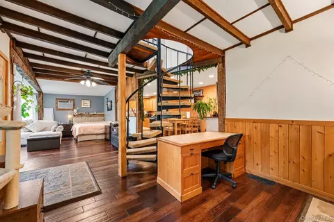 Entry Way - 2 Iris Rd, Cornwall, NY 12518 photo 1 of 4