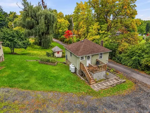 Exterior - 2 Iris Rd, Cornwall, NY 12518 photo 8 of 10