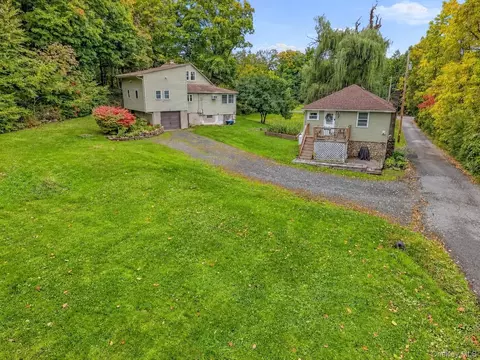 Exterior - 2 Iris Rd, Cornwall, NY 12518 photo 3 of 10