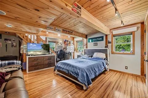 Bedroom - 2 Iris Rd, Cornwall, NY 12518 photo 1 of 11