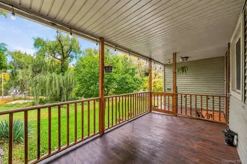 Exterior - 2 Iris Rd, Cornwall, NY 12518 photo 5 of 10